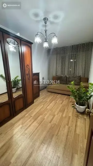 2-комнатная квартира, этаж 3 из 5, 42 м²