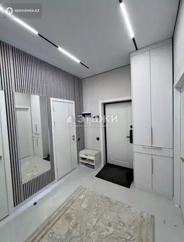 2-комнатная квартира, этаж 2 из 17, 54 м²