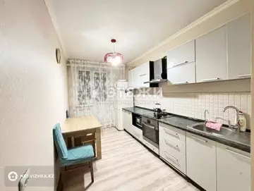 3-комнатная квартира, этаж 4 из 10, 100 м²