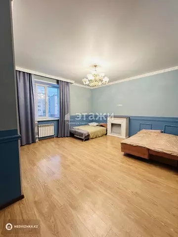 2-комнатная квартира, этаж 4 из 7, 66 м²
