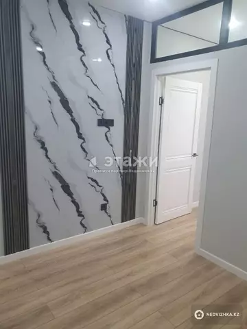 2-комнатная квартира, этаж 9 из 12, 38 м²