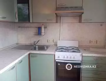 2-комнатная квартира, этаж 3 из 5, 58 м², на длительный срок