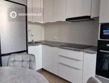 2-комнатная квартира, этаж 3 из 13, 67 м², на длительный срок