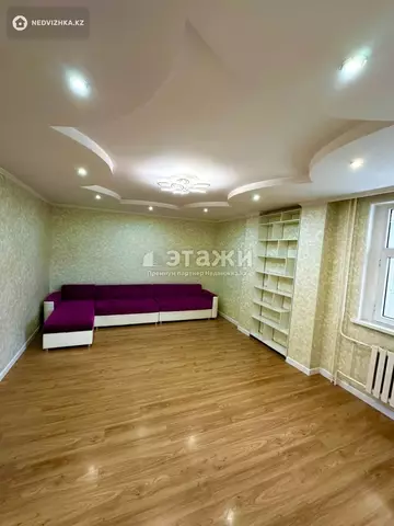 3-комнатная квартира, этаж 8 из 10, 84 м²