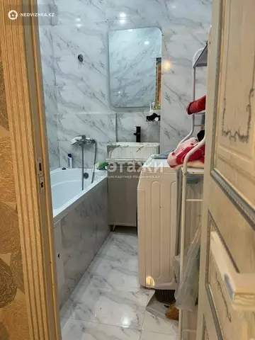 2-комнатная квартира, этаж 4 из 12, 53 м²