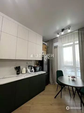 2-комнатная квартира, этаж 8 из 22, 44 м²