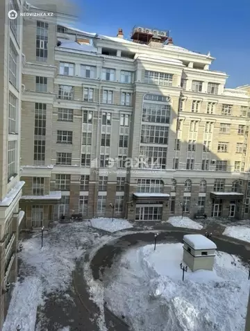 3-комнатная квартира, этаж 4 из 9, 103 м²