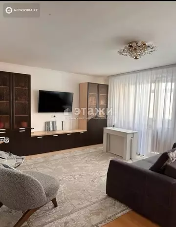 64 м², 3-комнатная квартира, этаж 4 из 6, 64 м², изображение - 1