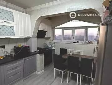 3-комнатная квартира, этаж 8 из 9, 70 м²
