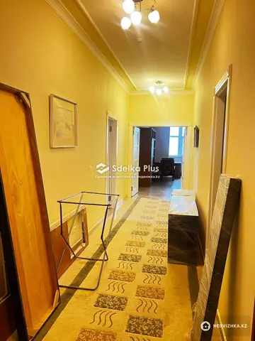 4-комнатная квартира, этаж 7 из 18, 147 м²