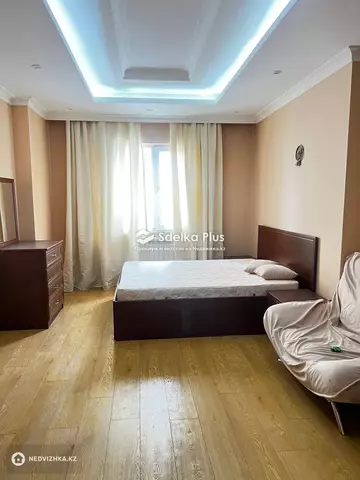4-комнатная квартира, этаж 7 из 18, 147 м²