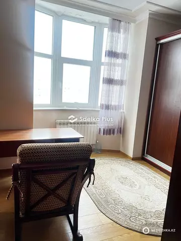 4-комнатная квартира, этаж 7 из 18, 147 м²