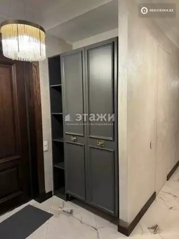 4-комнатная квартира, этаж 3 из 8, 166 м²
