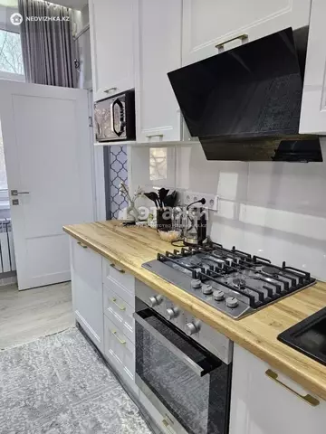 2-комнатная квартира, этаж 2 из 3, 40 м², на длительный срок