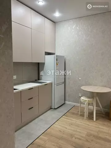 2-комнатная квартира, этаж 8 из 12, 42 м², на длительный срок