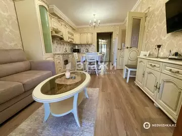 2-комнатная квартира, этаж 12 из 15, 63 м², на длительный срок
