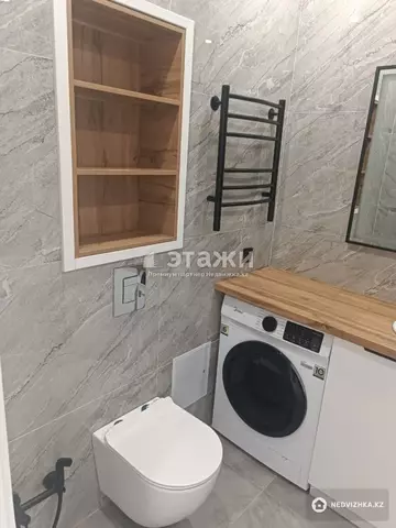 2-комнатная квартира, этаж 8 из 9, 37 м²