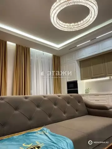 4-комнатная квартира, этаж 11 из 18, 120 м²