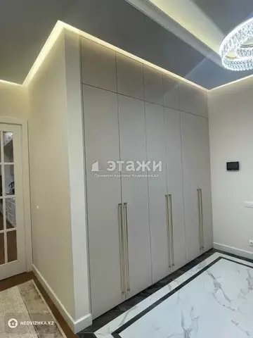 4-комнатная квартира, этаж 11 из 18, 120 м²
