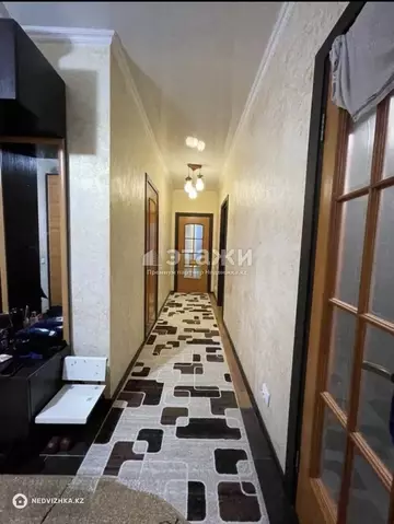 3-комнатная квартира, этаж 9 из 10, 70 м²