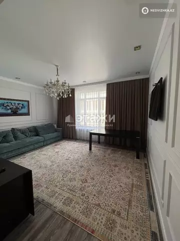 3-комнатная квартира, этаж 8 из 8, 87 м²