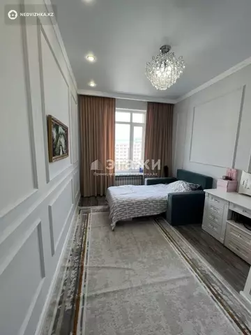 3-комнатная квартира, этаж 8 из 8, 87 м²