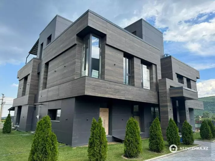 220 м², 4-комнатная квартира, этаж 1 из 3, 220 м², изображение - 1