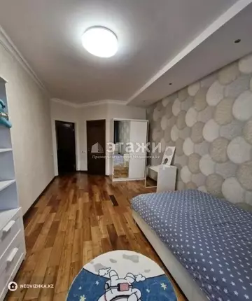 4-комнатная квартира, этаж 8 из 9, 160 м²