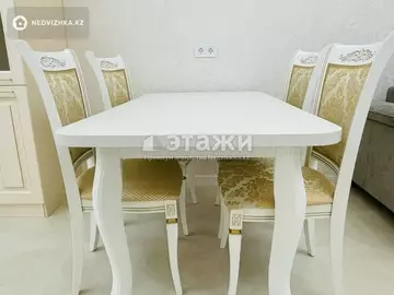 2-комнатная квартира, этаж 4 из 17, 60 м², на длительный срок