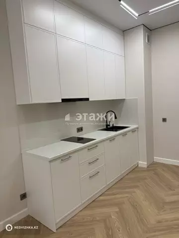 1-комнатная квартира, этаж 10 из 12, 34 м², на длительный срок