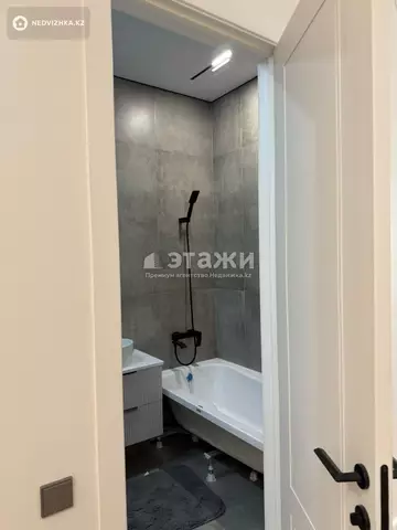 1-комнатная квартира, этаж 10 из 12, 34 м², на длительный срок