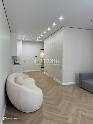 1-комнатная квартира, этаж 10 из 12, 34 м², на длительный срок