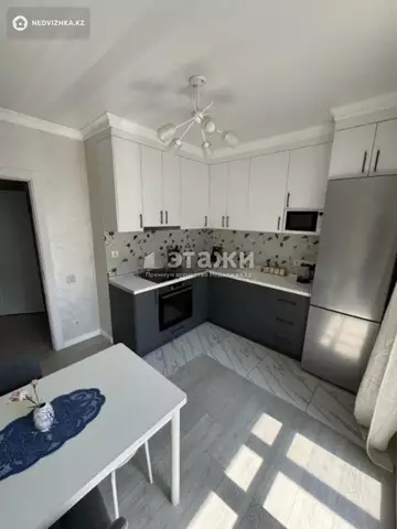 1-комнатная квартира, этаж 8 из 12, 43 м², на длительный срок