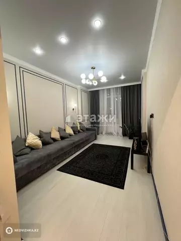4-комнатная квартира, этаж 13 из 19, 100 м²