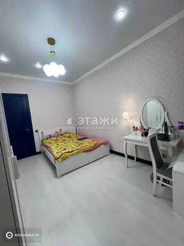 4-комнатная квартира, этаж 13 из 19, 100 м²