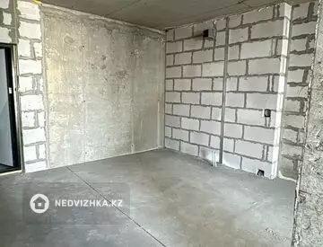 2-комнатная квартира, этаж 4 из 20, 55 м²