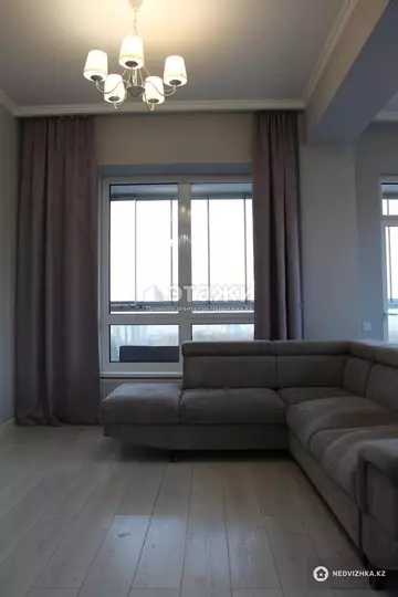 3-комнатная квартира, этаж 10 из 10, 105 м², на длительный срок