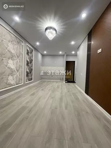 2-комнатная квартира, этаж 8 из 9, 40 м²