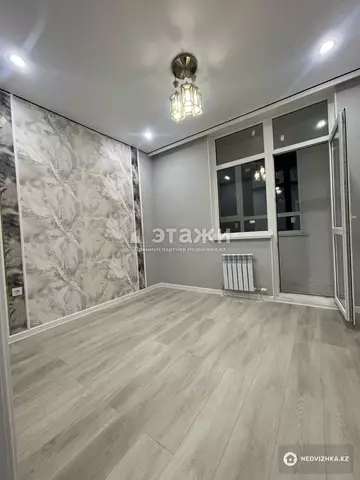 2-комнатная квартира, этаж 8 из 9, 40 м²