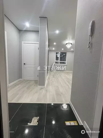 2-комнатная квартира, этаж 8 из 9, 40 м²