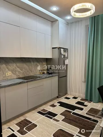 4-комнатная квартира, этаж 3 из 12, 108 м²