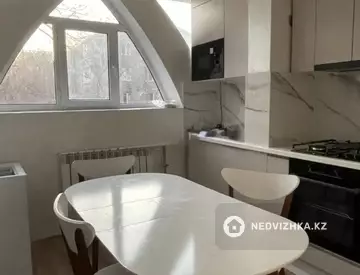 2-комнатная квартира, этаж 3 из 12, 60 м²