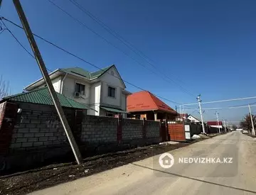 5-комнатный дом, 4 соток, 220 м²
