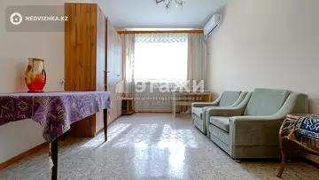 4-комнатная квартира, этаж 1 из 5, 82 м²