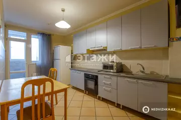 2-комнатная квартира, этаж 12 из 14, 74 м²
