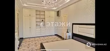 4-комнатная квартира, этаж 2 из 4, 181 м²