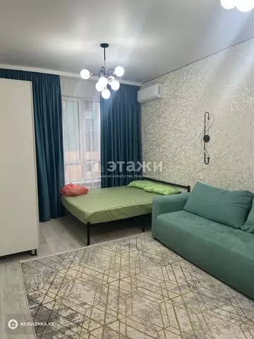 2-комнатная квартира, этаж 8 из 12, 42 м²
