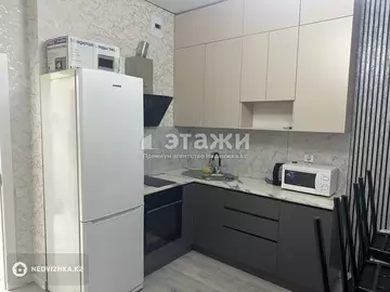 2-комнатная квартира, этаж 8 из 12, 42 м²