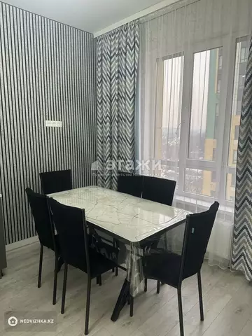 2-комнатная квартира, этаж 8 из 12, 42 м²