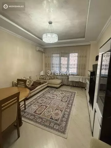 3-комнатная квартира, этаж 13 из 18, 80 м², на длительный срок